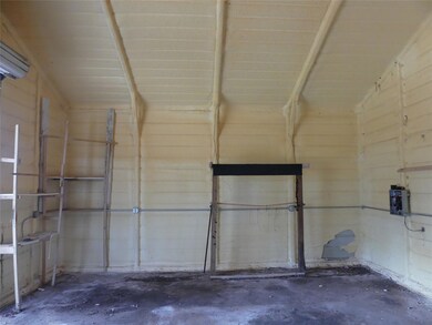 106 Center Ct, Springtown, TX 76082 - photo 2