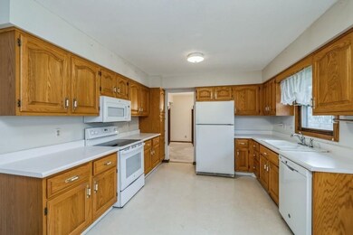 959 41st St, West Des Moines, IA 50265 - photo 5