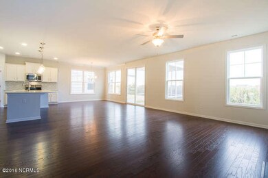 511 Steele Loop Drive-small-009-14-Livin