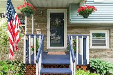 41-web-or-mls-129-charlton-rd