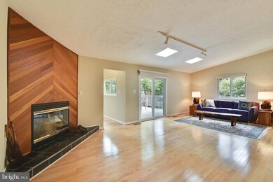 2409 Chestnut St, Falls Church, VA 22043 - photo 2