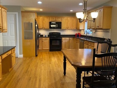 11 Spinning Wheel Dr, Uxbridge, MA 01569 - photo 2