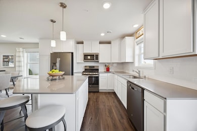 708 Locke Pointe Dr NE, Fridley, MN 55432 - photo 3