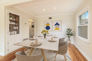 Dining Room (virtually staged)