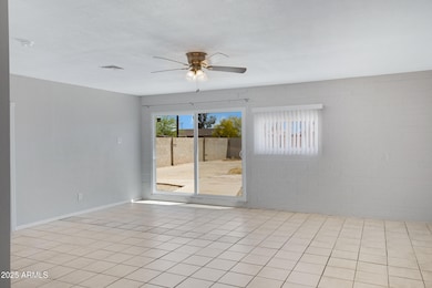 509 W 10th St-12