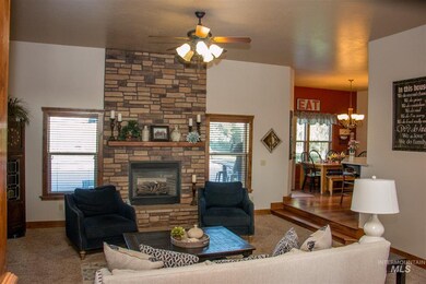 524 W Bayhill Dr, Nampa, ID 83686 - photo 4