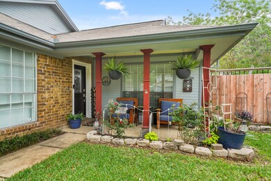 A second look at the front porch. Take note of the