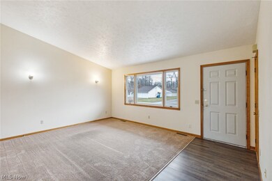 4248 Laurel Rd, Lorain, OH 44055 - photo 4