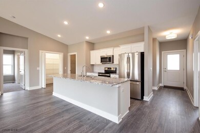 9914 Marnewood Dr, Johnston, IA 50131 - photo 2