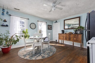 2 Elder St unit 2 & 4, Newmarket, NH 03857 - photo 4