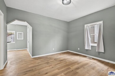 1326 S 10th St, Terre Haute, IN 47802 - photo 6