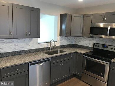 905 Saint Michaels Dr, Bowie, MD 20721 - photo 4