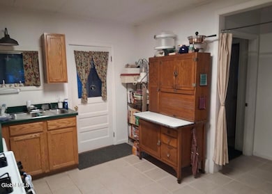 31 Crandall St, Glens Falls, NY 12801 - photo 5