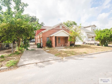 913 W Saint Francis St, Brownsville, TX 78520 - photo 3
