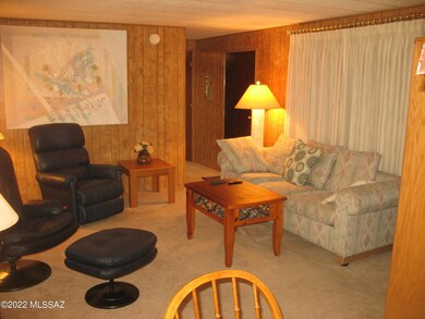 5383 Circle Z Living Room New