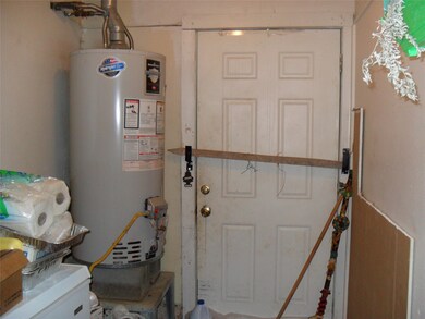 3512 Collingsworth St, Houston, TX 77026 - photo 4