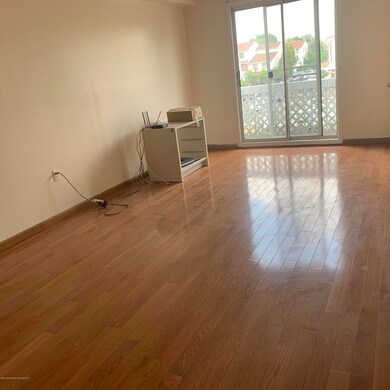 52 Country Dr S, Staten Island, NY 10314 - photo 7