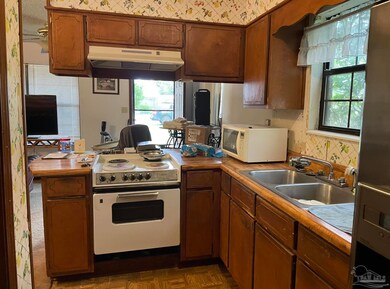 1202 Fretz St unit C & D, Pensacola, FL 32534 - photo 2