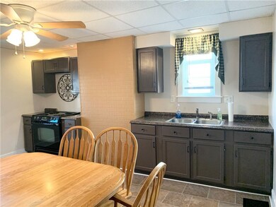 521 Spring St, Latrobe, PA 15650 - photo 7