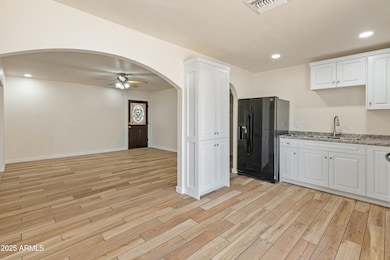 422 E Hampton Ave-8