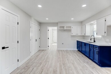 207 Betral St unit B, Houston, TX 77022 - photo 7