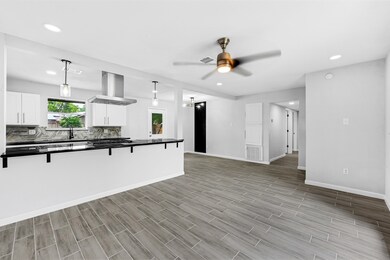 7610 Battleoak Dr, Houston, TX 77040 - photo 2