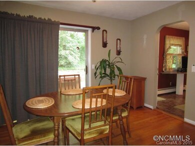 526 Overhill Dr, Hendersonville, NC 28792 - photo 7