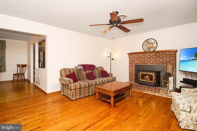 1312 Sorbus Ct, Fallston, MD 21047 - photo 3