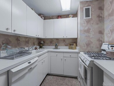 Southbridge Towers unit 19C, New York, NY 10038 - photo 5