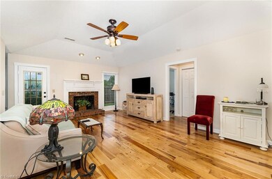 2601 Bingham Ct, High Point, NC 27265 - photo 5