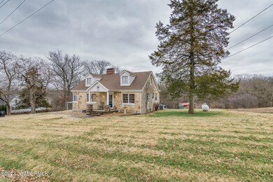 3209 Main St Lohman-02