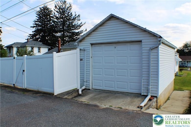 2317-2319 Elm St, Allentown, PA 18104 - photo 4