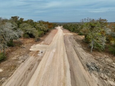 TR 19 Private Rd, Seguin, TX 78155 - photo 3