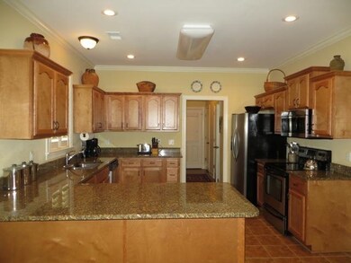 FANTASTIC Kitchen Area! Granite, Stainless, Custom