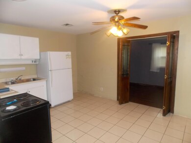 kitchen/eating space