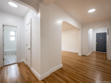 New Hampshire House Condos unit D11, Rego Park, NY 11374 - photo 5