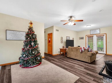 6 Broken Arrow Ct, Byrnes Mill, MO 63025 - photo 4