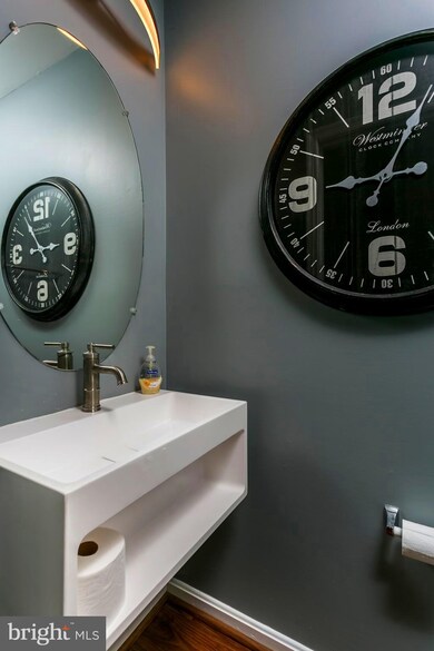 10821 Will Painter Dr, Owings Mills, MD 21117 - photo 4