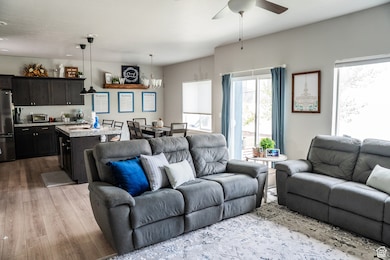 7099 N Garden Dr, Eagle Mountain, UT 84005 - photo 7