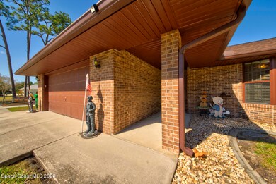 walkway to front entry