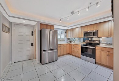 12945 Vanderbilt Dr unit 304, Naples, FL 34110 - photo 5