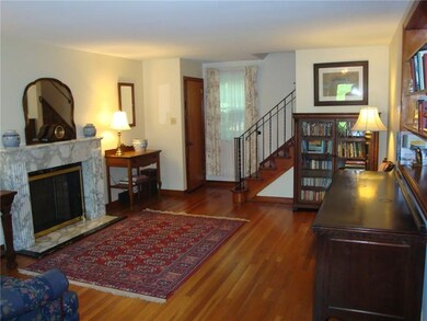 Stunning polyurethaned oak hardwood floorw through