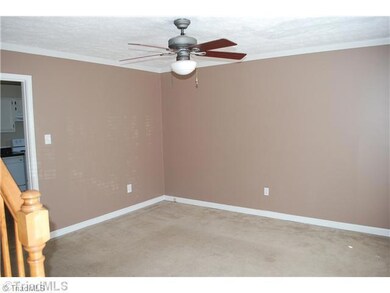 4401 Essex Ct, High Point, NC 27265 - photo 3