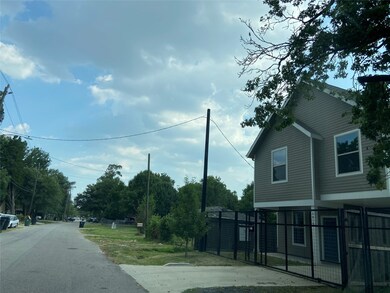 7009 Roswell St, Houston, TX 77022 - photo 3