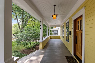 239 N Batavia Ave, Batavia, IL 60510 - photo 2