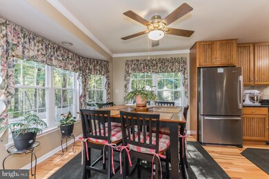 1221 Mariners Cove Ln, Pasadena, MD 21122 - photo 4