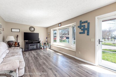 5428 Calvary Cir, Lansing, MI 48911 - photo 2