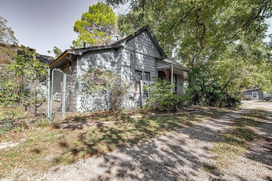 735 N Robinson St, Cleburne, TX 76031 - photo 7