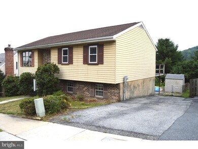 102 Pear St, Mohnton, PA 19540 - photo 3