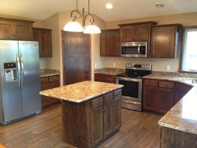 Large Custom Kitchen w/ finger print proof stainle